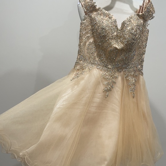 ⭐️BEAUTIFUL PARTY DRESS⭐️ - Picture 6 of 11